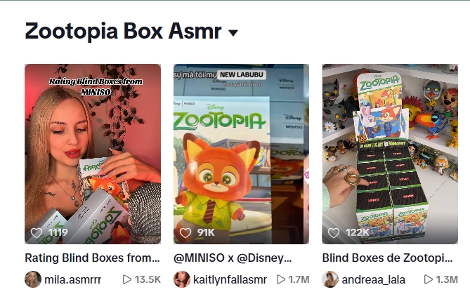 Creador de contenido filmando unboxing de mcdonald's zootopia 2